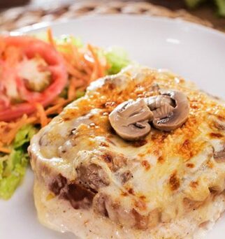 Sánduche Gratinado con Champiñones