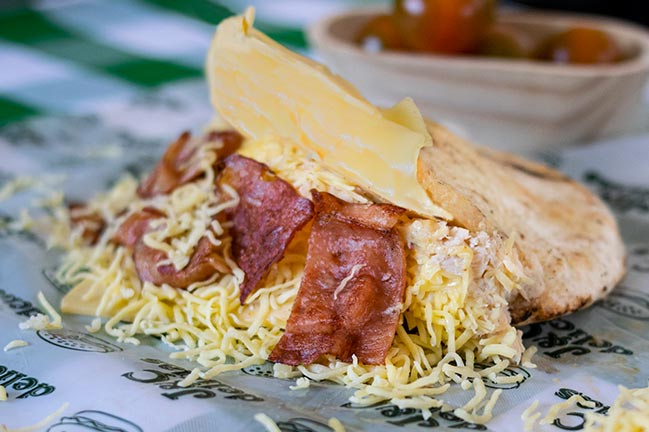 Pollo, Tocineta y Queso - J&C Delicias ColombiaJ&C Delicias Colombia Pollo, Tocineta y Queso - J&C Delicias ColombiaJ&C Delicias Colombia