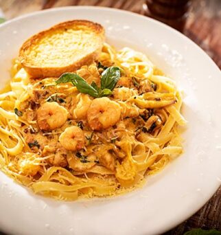 Fettuccine Mar y Tierra Perú